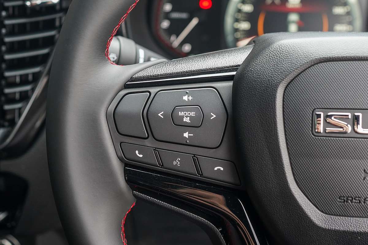 2025 Isuzu D-MAX X-TERRAIN 4X4