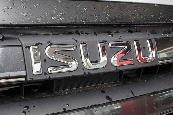 2025 Isuzu D-MAX X-TERRAIN 4X4