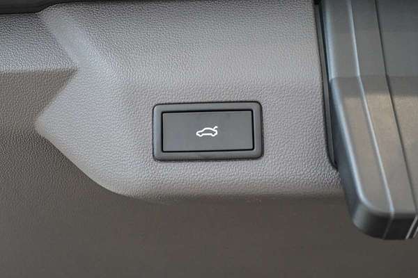 2025 Volkswagen Multivan TDI360 Life T7 SWB