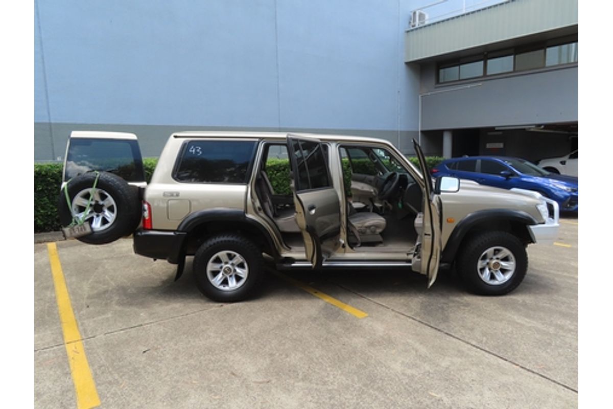 2002 Nissan Patrol ST GU III