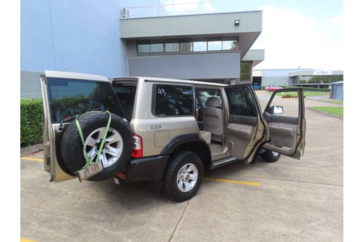 2002 Nissan Patrol ST GU III