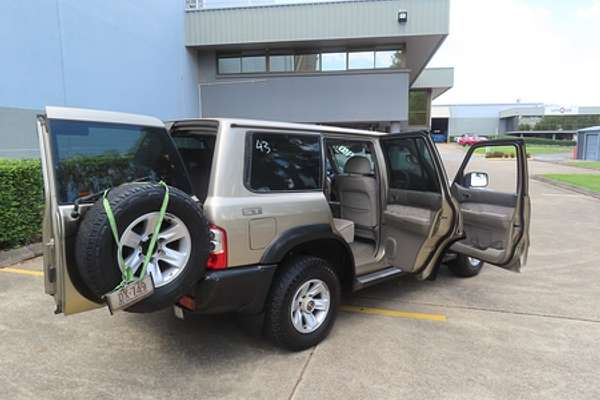 2002 Nissan Patrol ST GU III