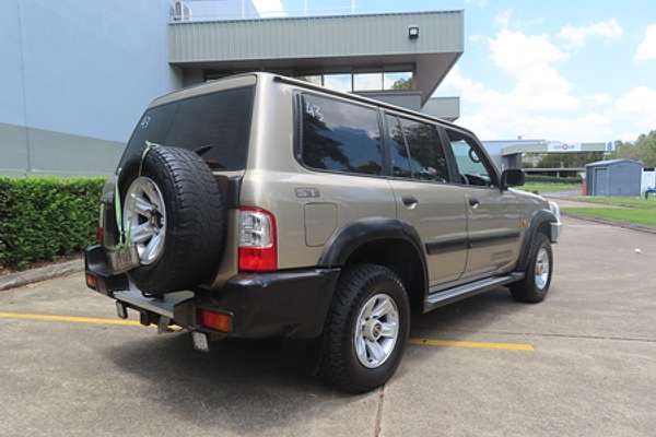 2002 Nissan Patrol ST GU III