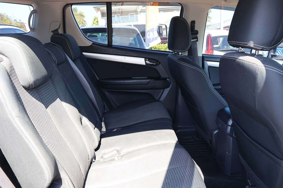 2017 Isuzu MU-X LS-M