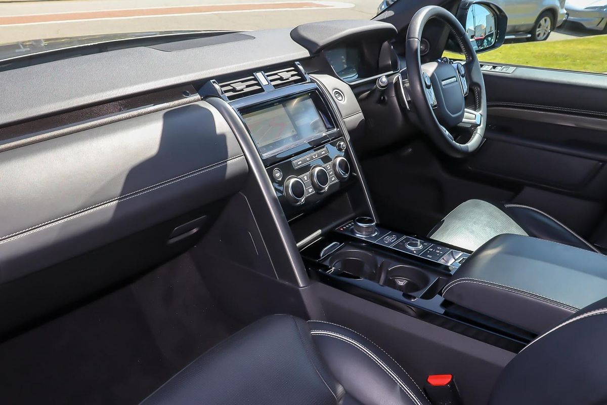 2020 Land Rover Discovery SD6 HSE Series 5