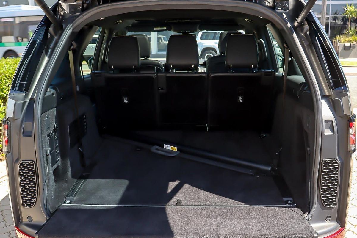 2020 Land Rover Discovery SD6 HSE Series 5