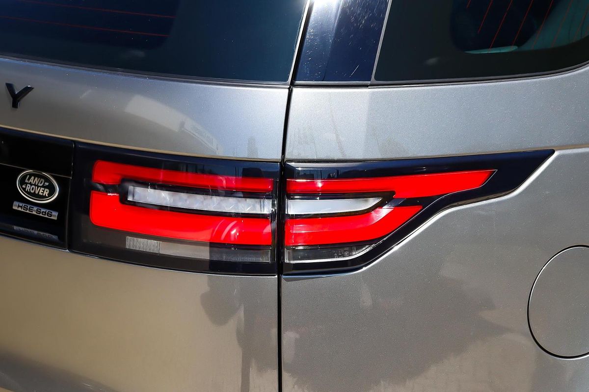 2020 Land Rover Discovery SD6 HSE Series 5