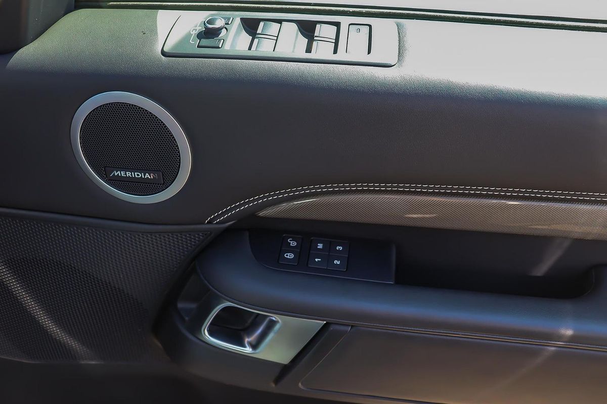 2020 Land Rover Discovery SD6 HSE Series 5