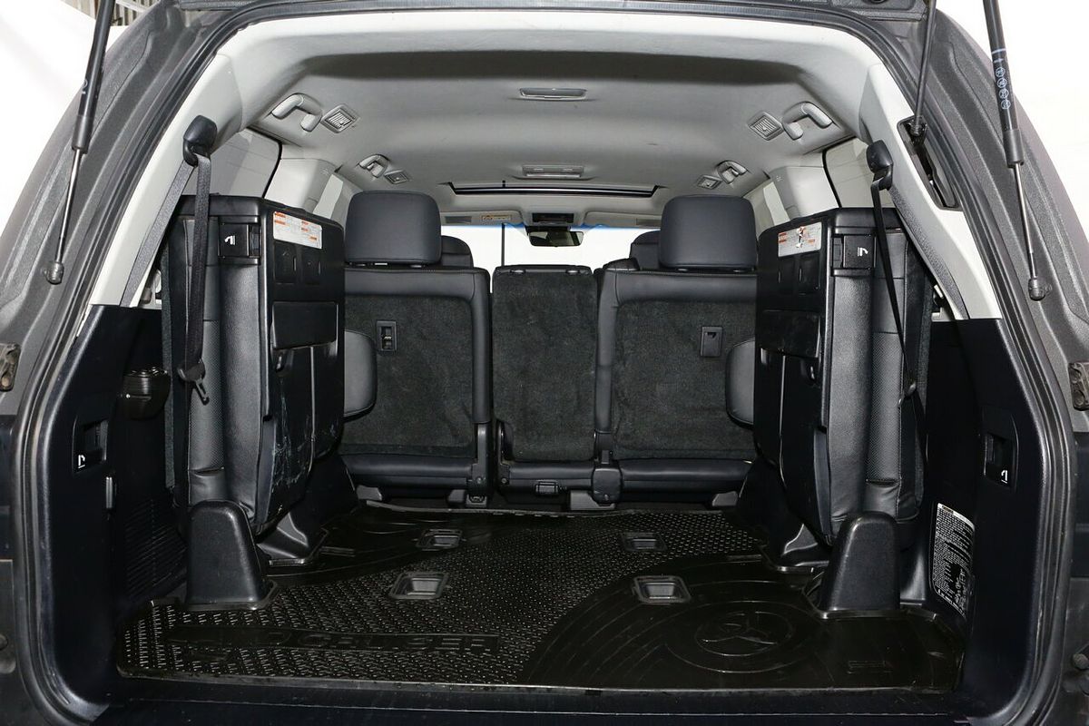 2019 Toyota Landcruiser Sahara VDJ200R