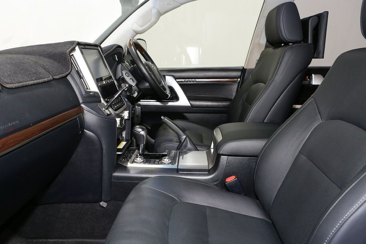 2019 Toyota Landcruiser Sahara VDJ200R