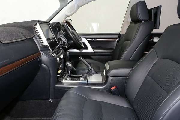 2019 Toyota Landcruiser Sahara VDJ200R