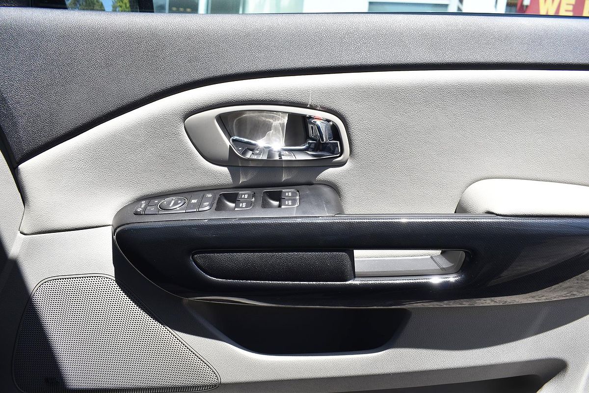 2020 Kia Carnival SLi YP