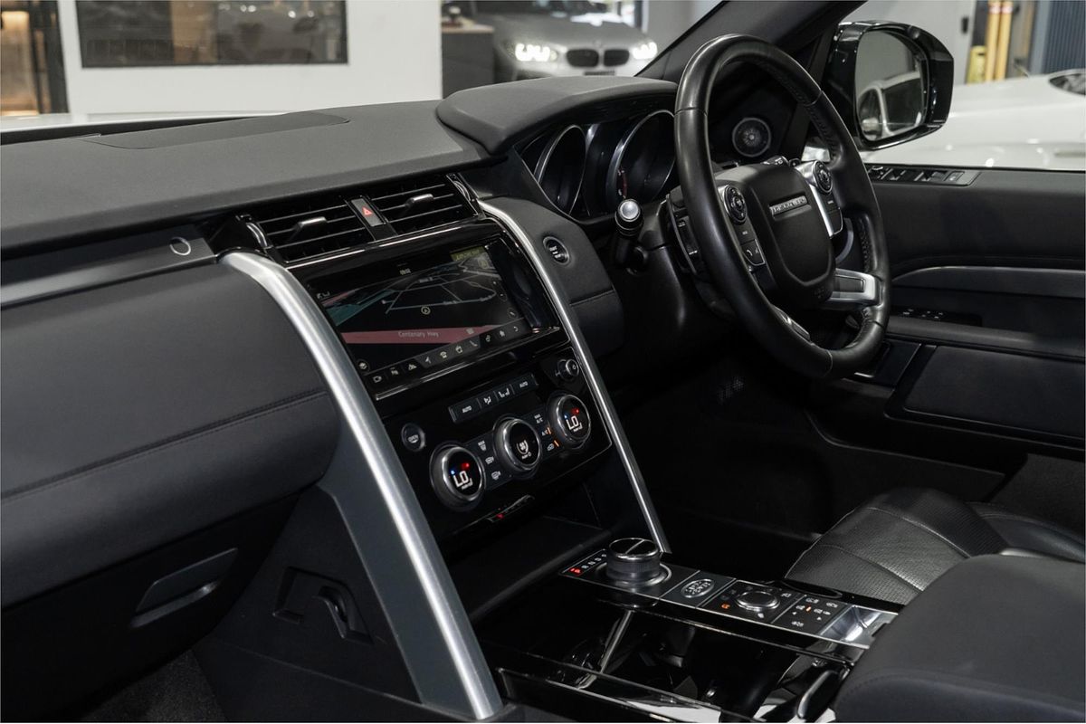 2017 Land Rover Discovery TD6 HSE Series 5