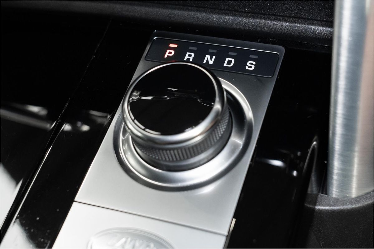 2017 Land Rover Discovery TD6 HSE Series 5