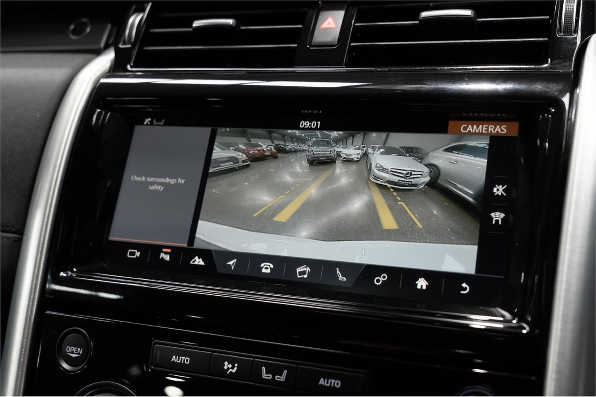 2017 Land Rover Discovery TD6 HSE Series 5