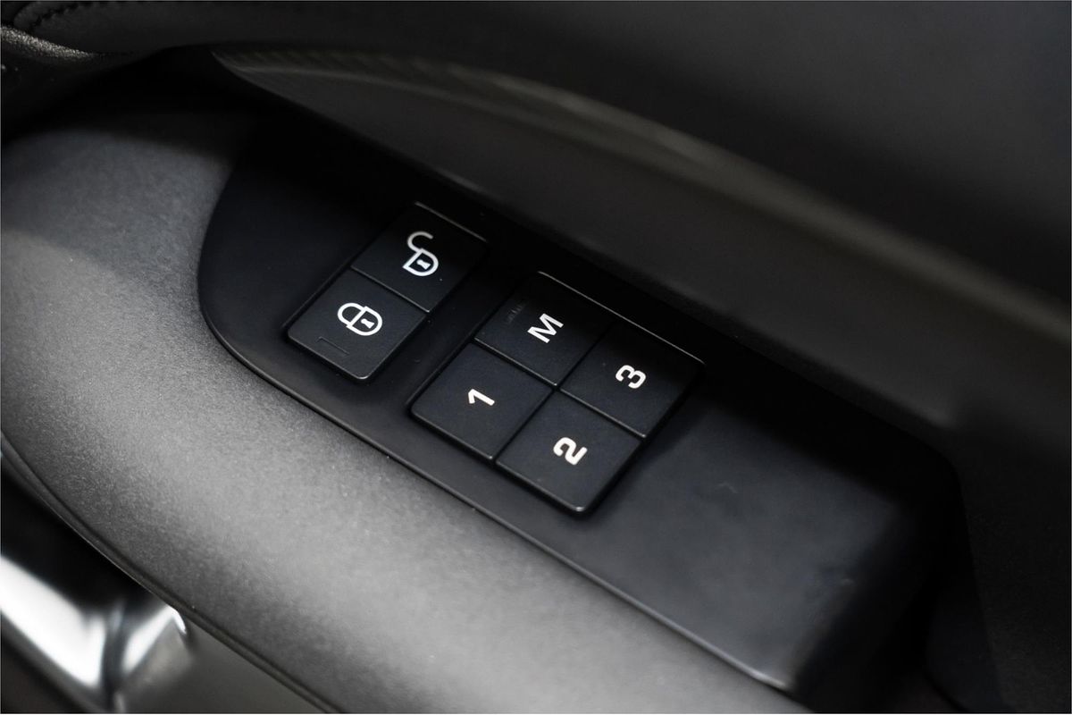 2017 Land Rover Discovery TD6 HSE Series 5