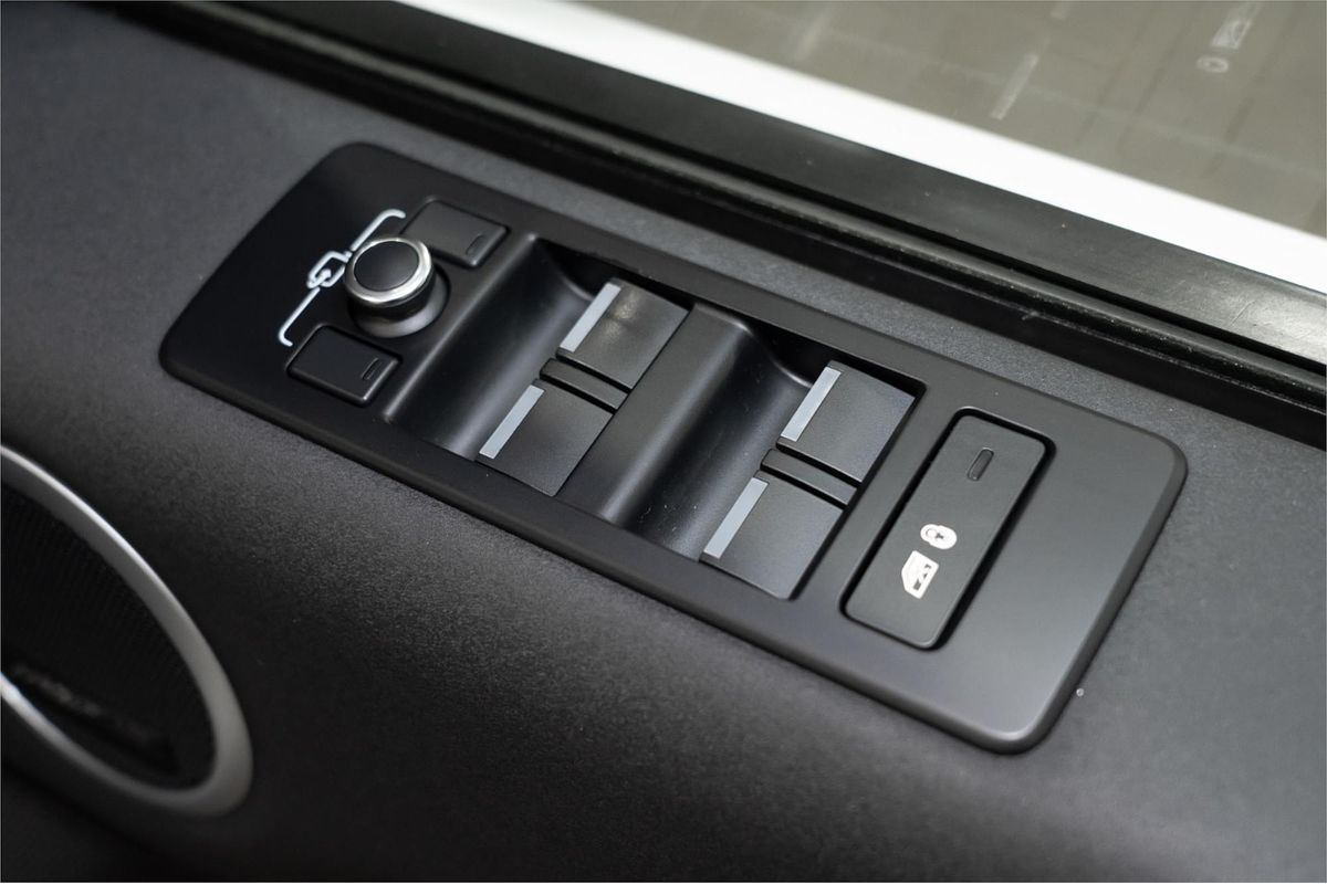 2017 Land Rover Discovery TD6 HSE Series 5