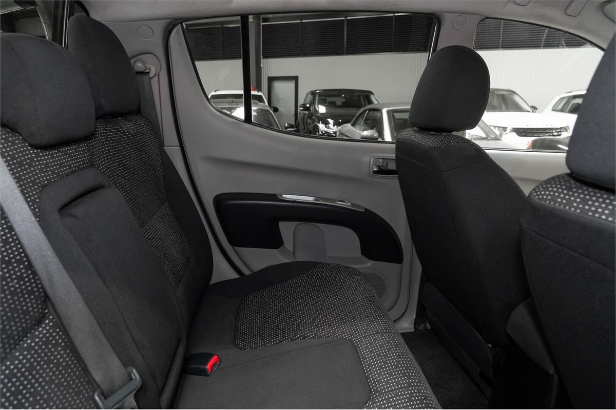 2010 Mitsubishi Triton GLX-R MN 4X4