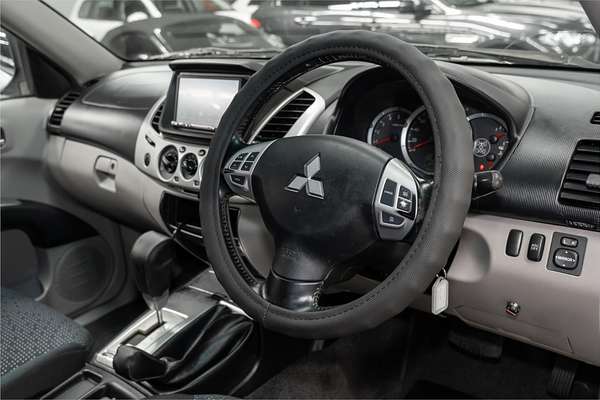 2010 Mitsubishi Triton GLX-R MN 4X4