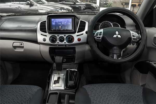 2010 Mitsubishi Triton GLX-R MN 4X4