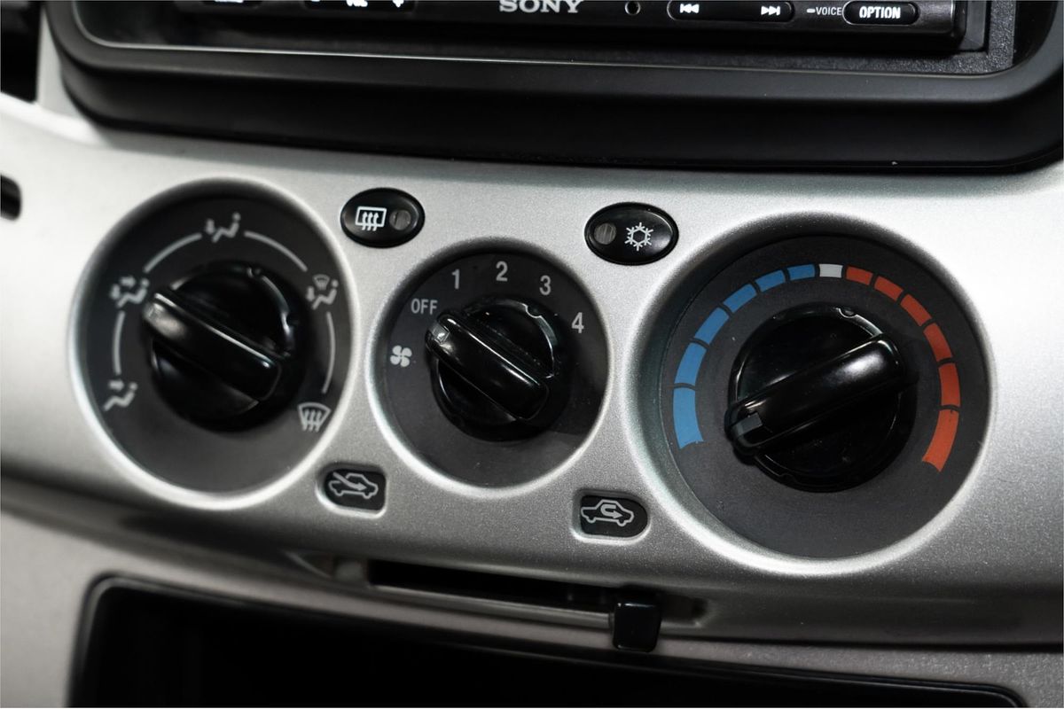 2010 Mitsubishi Triton GLX-R MN 4X4