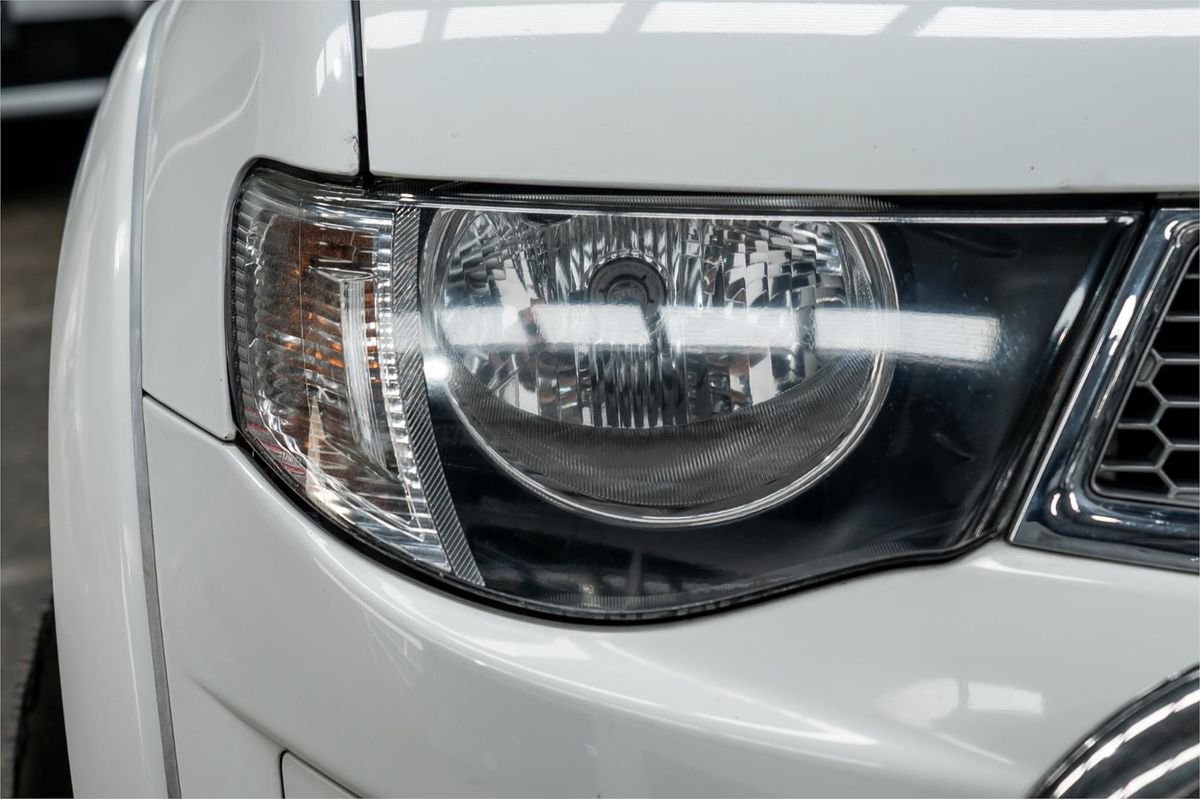 2010 Mitsubishi Triton GLX-R MN 4X4