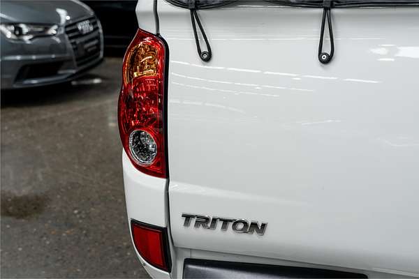 2010 Mitsubishi Triton GLX-R MN 4X4