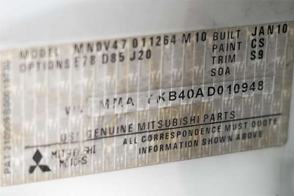 2010 Mitsubishi Triton GLX-R MN 4X4