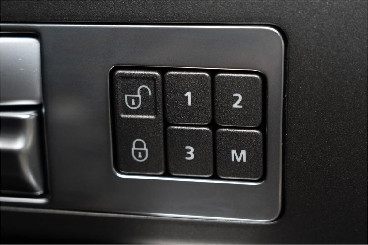 2016 Land Rover Discovery SDV6 HSE Series 4