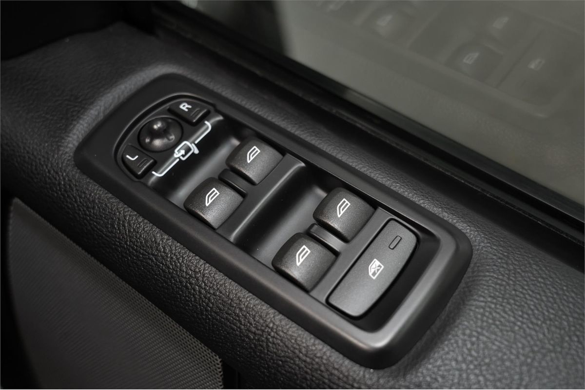 2016 Land Rover Discovery SDV6 HSE Series 4