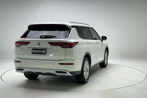 2024 Mitsubishi Outlander LS ZM
