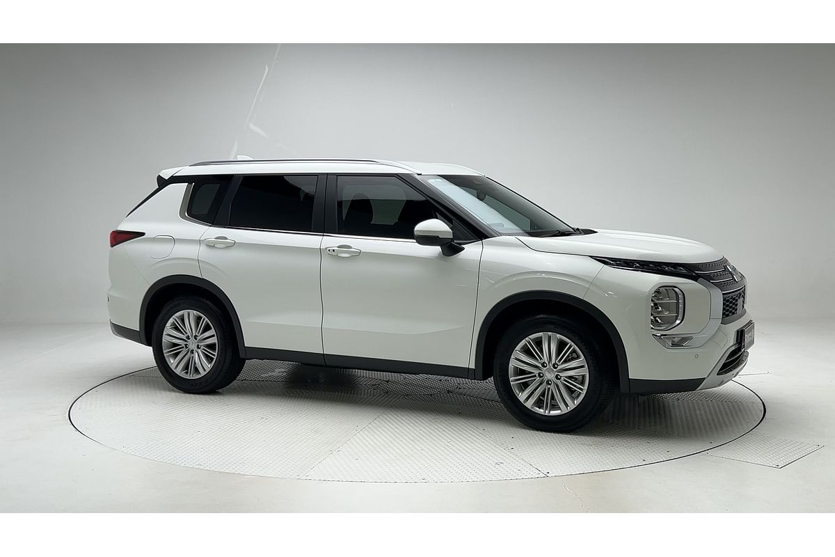 2024 Mitsubishi Outlander LS ZM