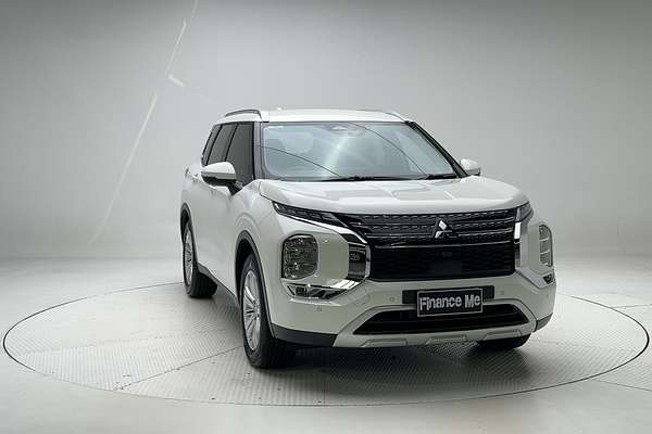 2024 Mitsubishi Outlander LS ZM