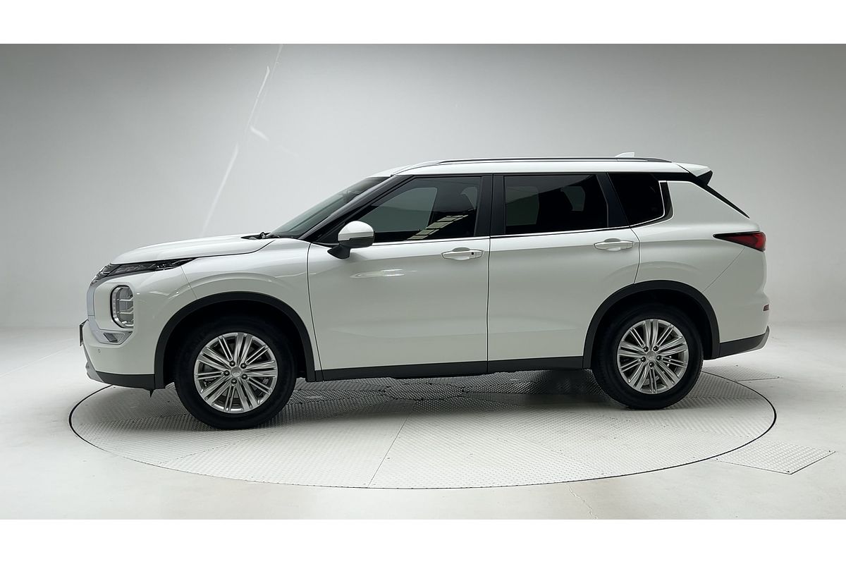 2024 Mitsubishi Outlander LS ZM