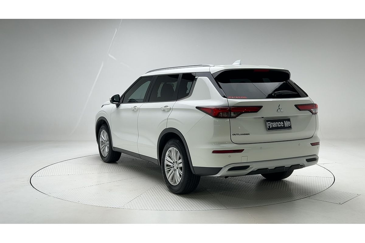 2024 Mitsubishi Outlander LS ZM