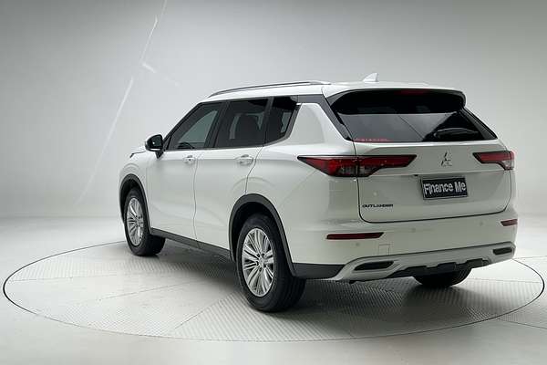 2024 Mitsubishi Outlander LS ZM