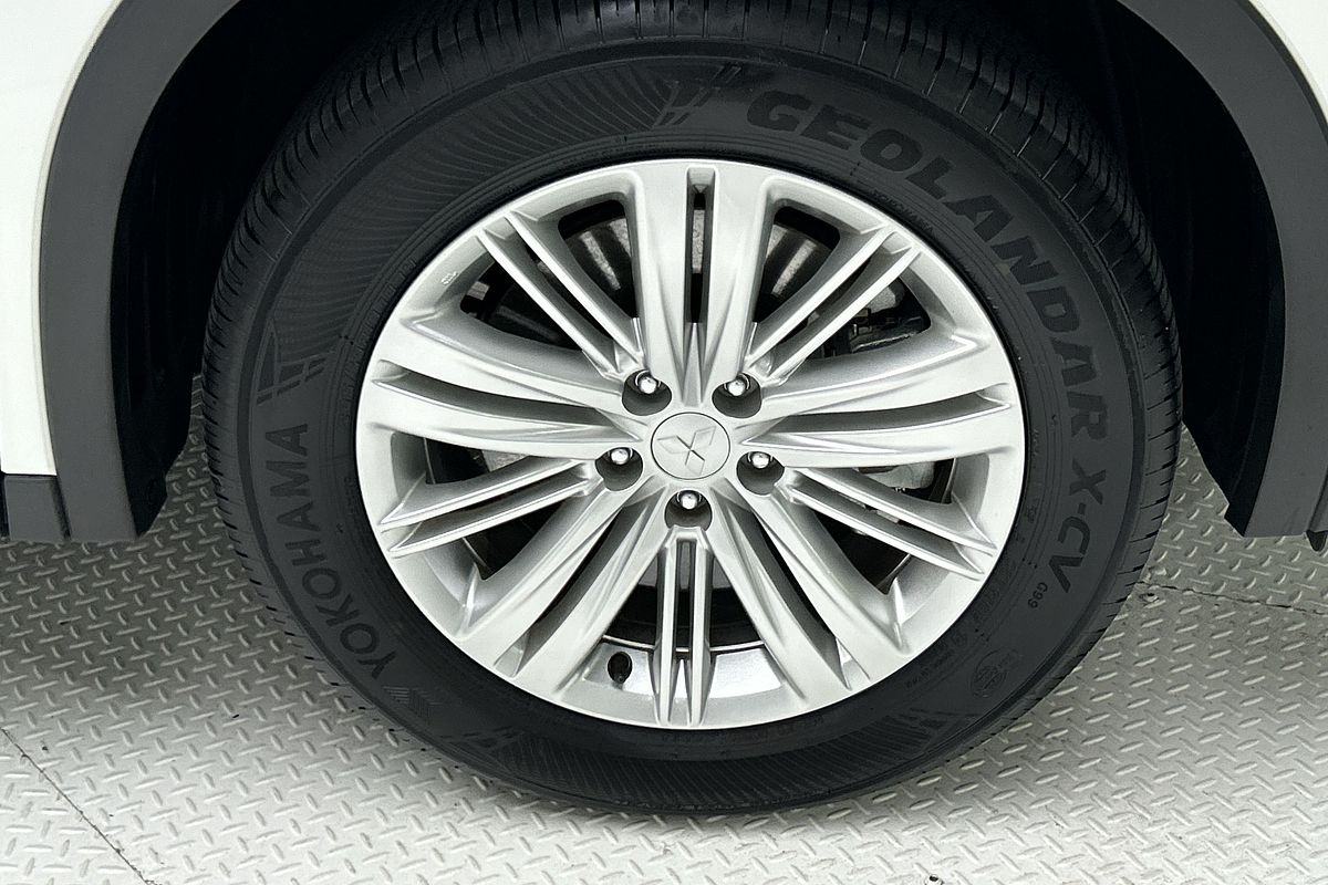 2024 Mitsubishi Outlander LS ZM