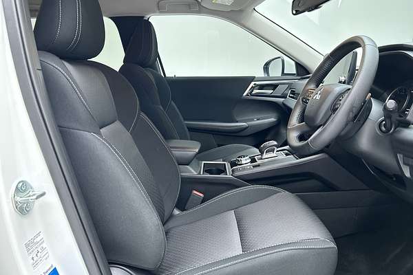 2024 Mitsubishi Outlander LS ZM