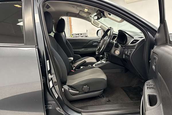 2020 Mitsubishi Triton GLX MR 4X4