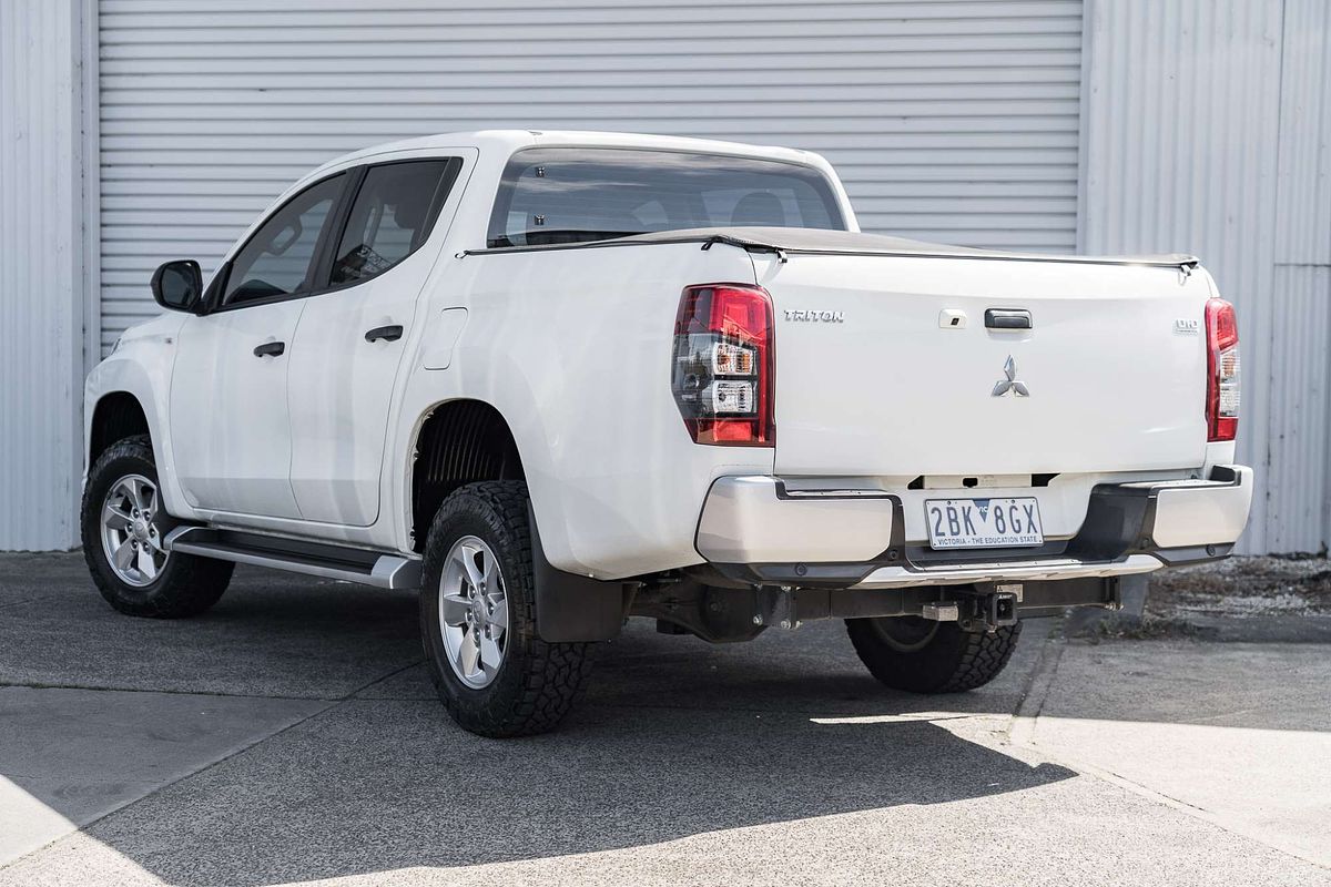 2019 Mitsubishi Triton GLX+ MR 4X4