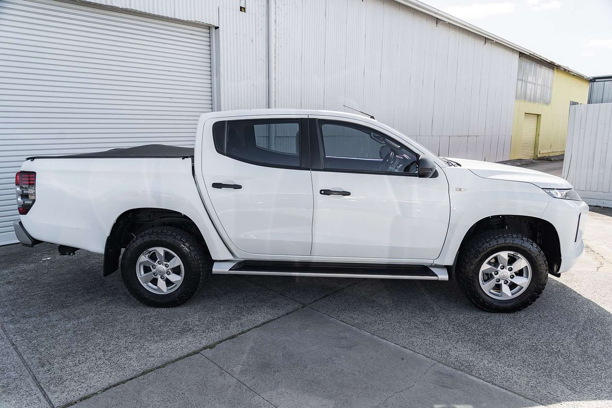 2019 Mitsubishi Triton GLX+ MR 4X4