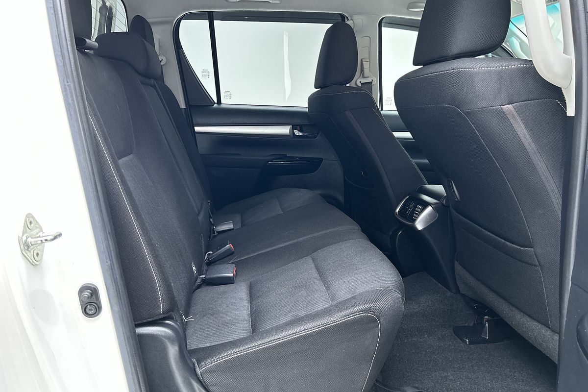 2020 Toyota Hilux SR5 GUN126R 4X4