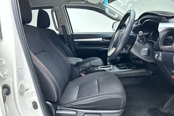 2020 Toyota Hilux SR5 GUN126R 4X4