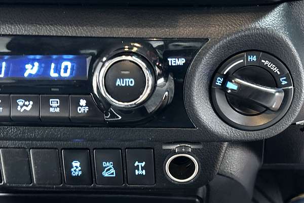 2020 Toyota Hilux SR5 GUN126R 4X4