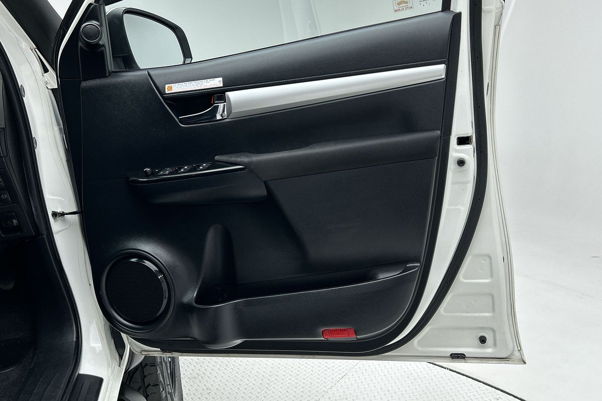 2020 Toyota Hilux SR5 GUN126R 4X4