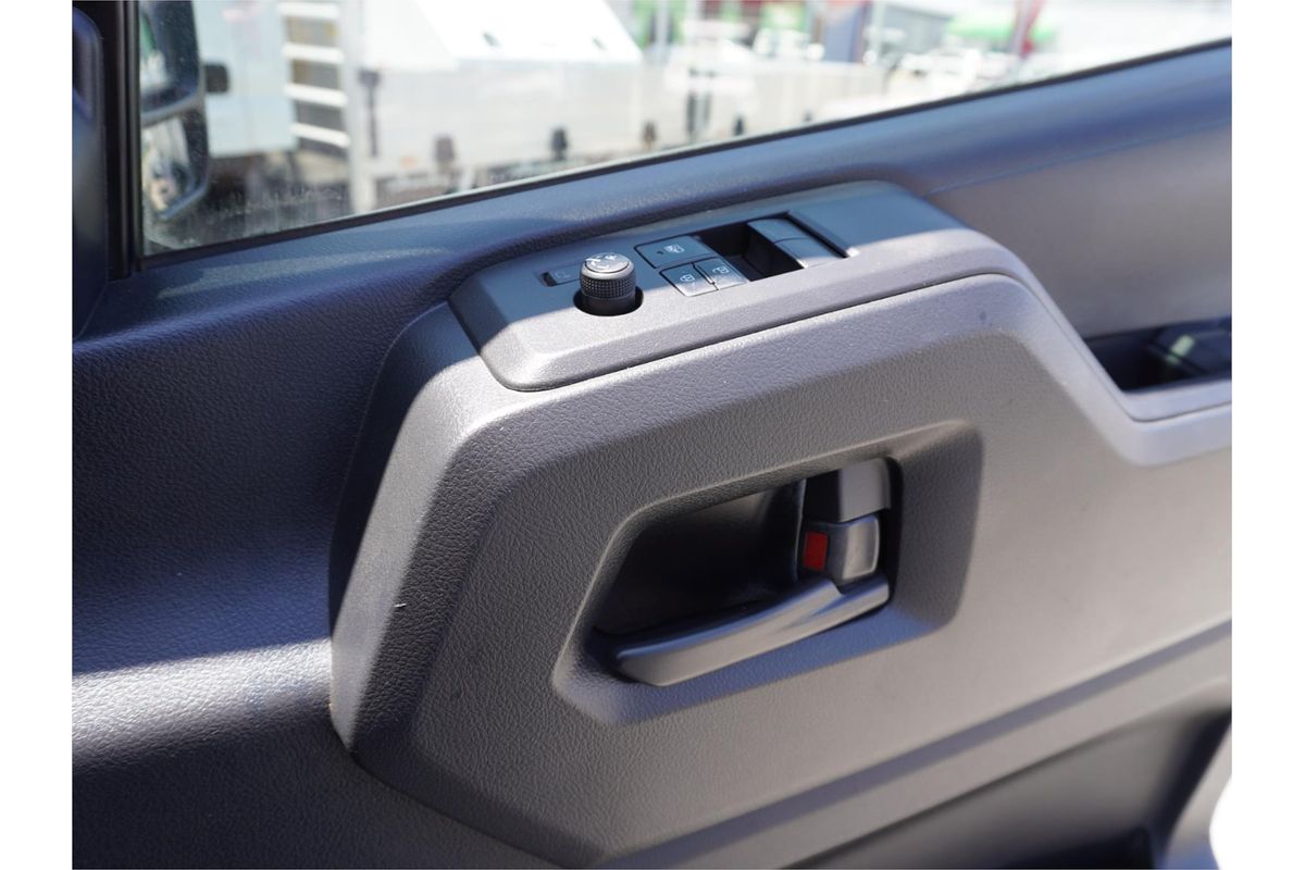 2020 Toyota Hiace Commuter GDH322R ELWB High Roof