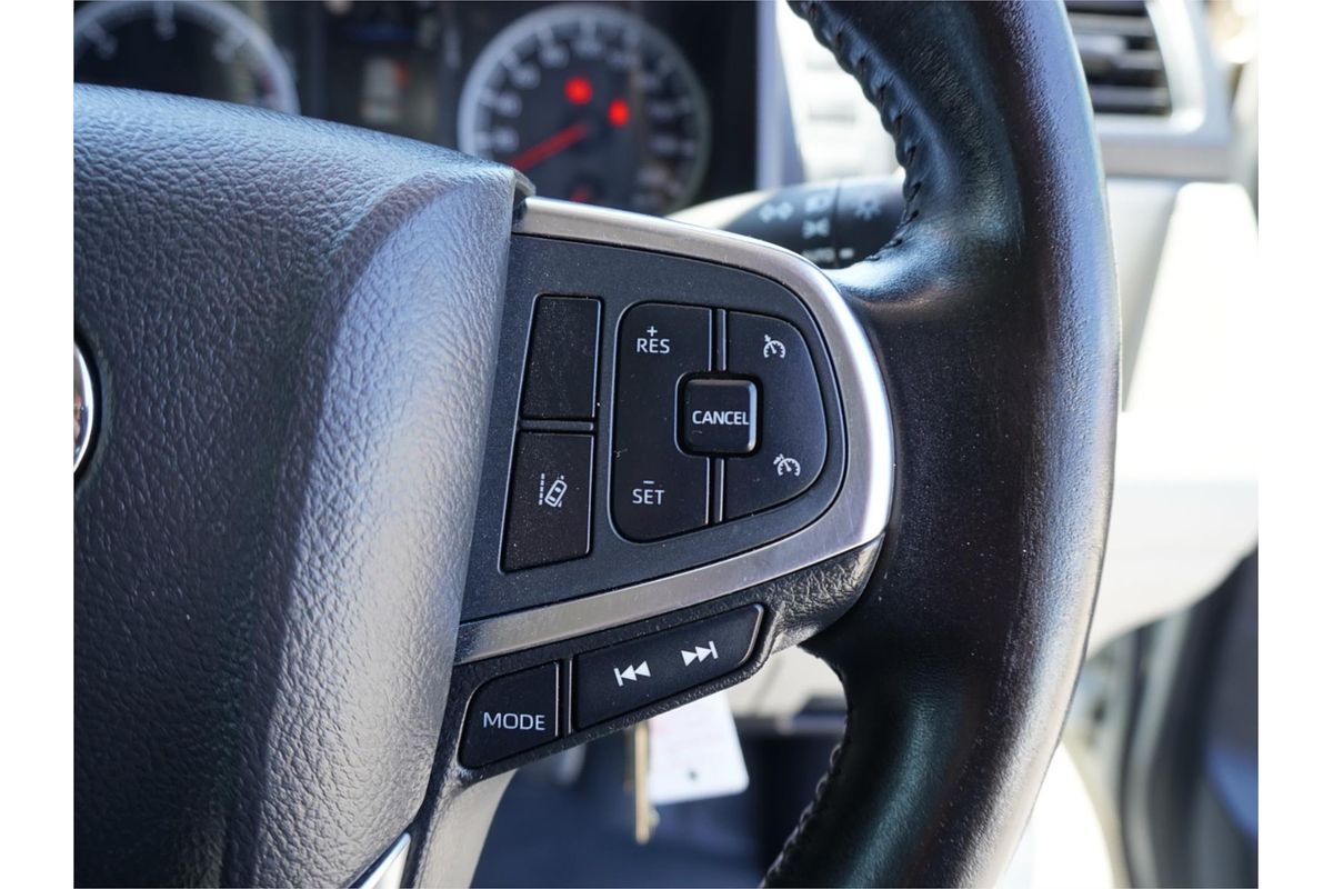 2020 Toyota Hiace Commuter GDH322R ELWB High Roof