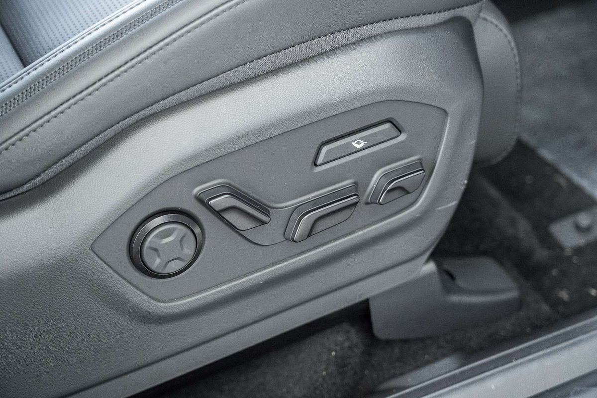 2025 Hyundai Santa Fe Hybrid Calligraphy MX5.V2