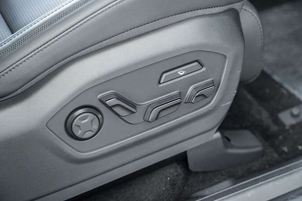 2025 Hyundai Santa Fe Hybrid Calligraphy MX5.V2