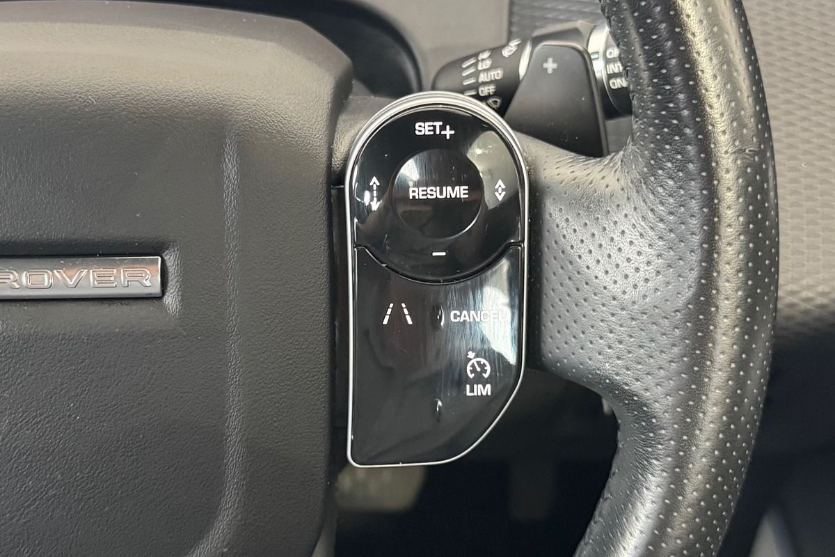 2019 Land Rover Range Rover Velar D240 SE L560